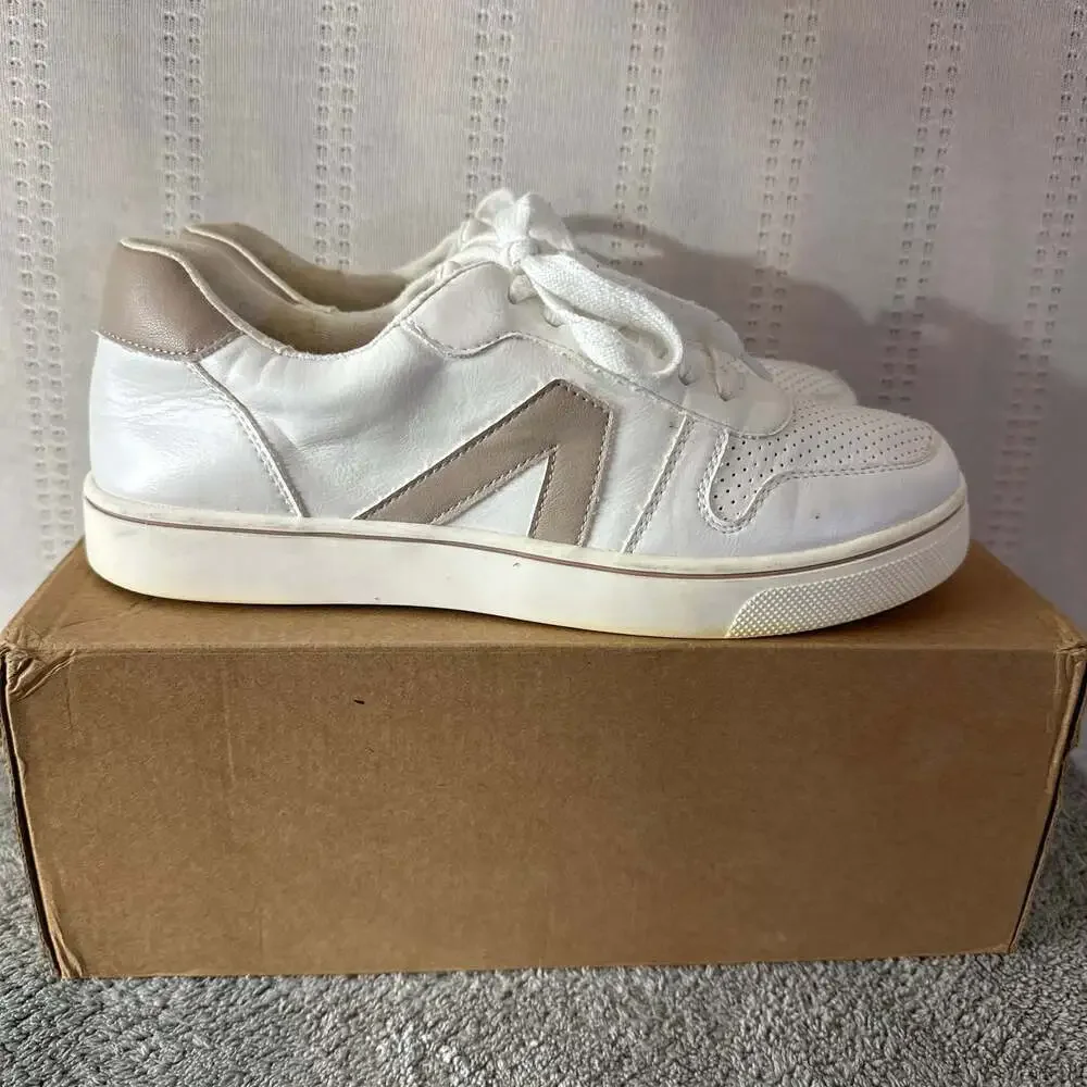 MIA Woman’s Sneakers 7.5